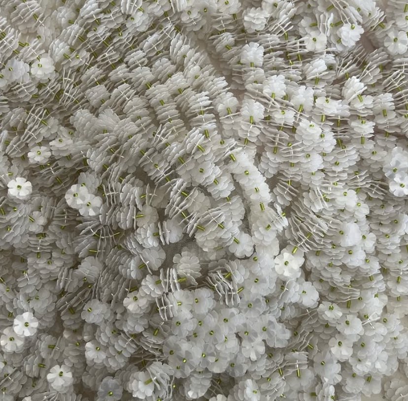MUSEbyMus3's tweet image. Kaf by Kaf ss25
a piece that represents the full flower field that are moved by the winds