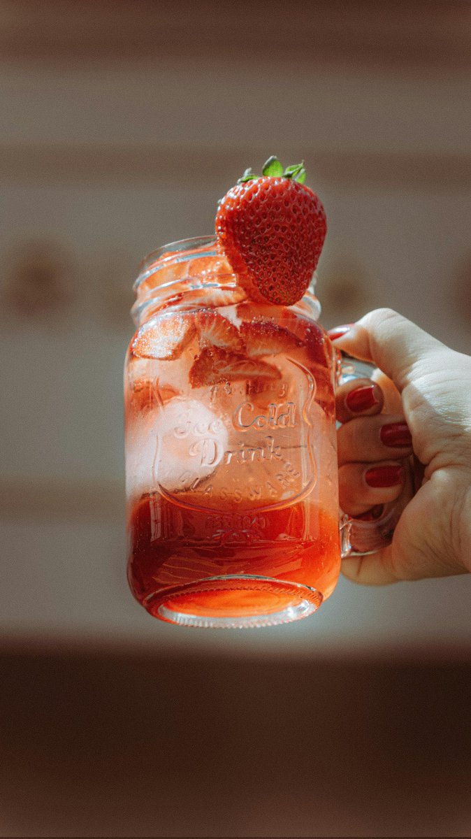 sig_erson5828's tweet image. Why me?
Flattering me?

You want something!

I don't deserve this
I have not earned it
You have me mixed
up with someone
else
I don't believe
I refuse to believe
This can't be real

This cannot be
genuine, 
homemade
#PinkLemonade!

#fairytalepoets 
@fairytalepoets
📸Pexels ✍️mine