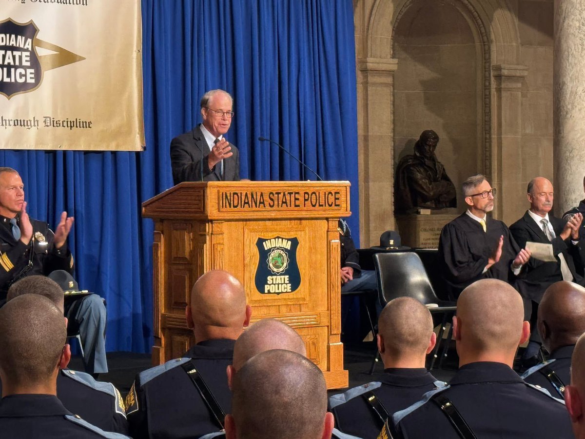 GovBraun's tweet image. Congratulations to @IndStatePolice’s newest graduates!
Law enforcement is a force of good. Know that you your Governor will always support you and your state government will stand behind you.