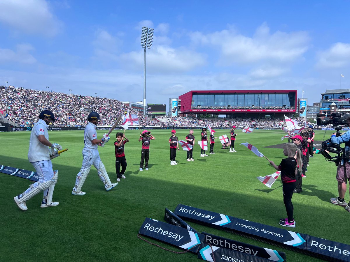 Lancashire Cricket Foundation (@lancscricketfdn) on Twitter photo Day 3 Guard of Honour from Liverpool Cricket Club๐
Fantastic in the sunshine with special guests Stuart Broad and Nasser Hussain.
<a href="/Liverpool_CC/">Liverpool Cricket Club</a> Day 3 Guard of Honour from Liverpool Cricket Club๐
Fantastic in the sunshine with special guests Stuart Broad and Nasser Hussain.
<a href="/Liverpool_CC/">Liverpool Cricket Club</a>