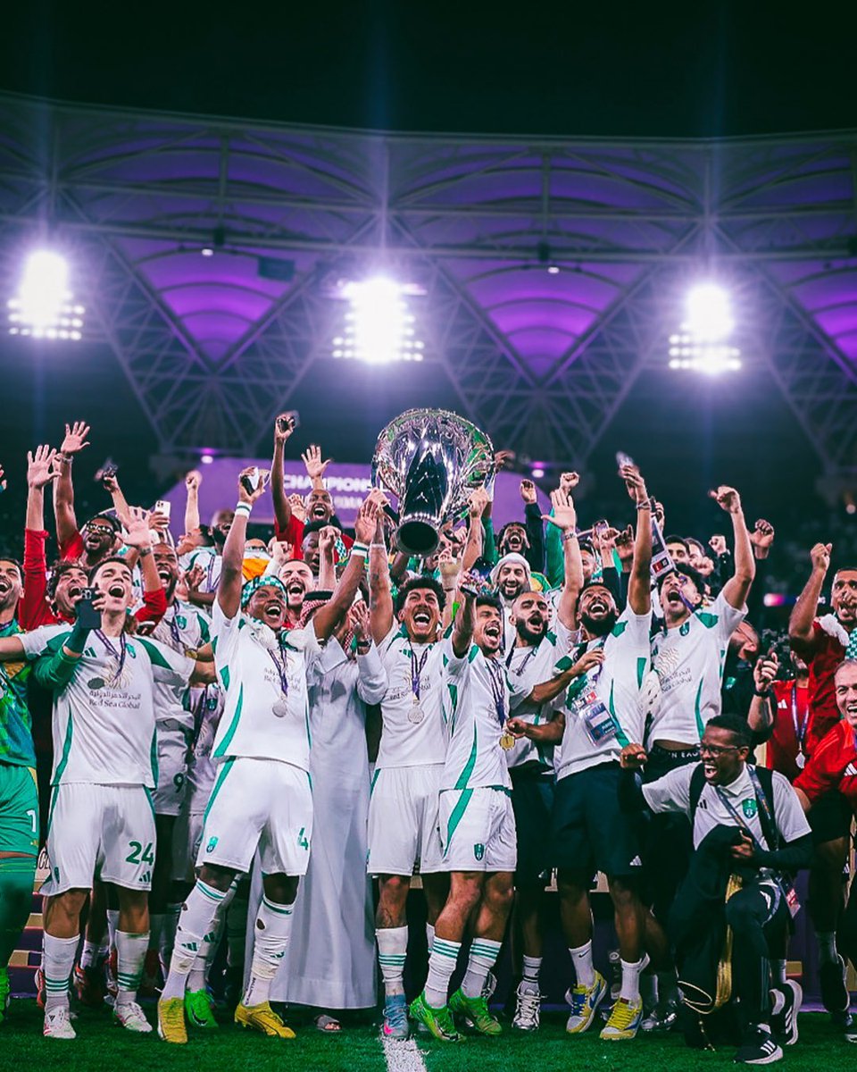 diario_AFC's tweet photo. 🚨🚨🗣️ بوبي فيرمينو:

أنا فخور جدًا بأنني ارتديت قميص الأهلي، وأنني لعبت إلى جانبكم، ماحققناه سويًا سيبقى جزءًا من تاريخ هذا النادي، هذه الذكريات ستبقى محفورة في قلبي إلى الأبد. https://t.co/CYo3dr3xko