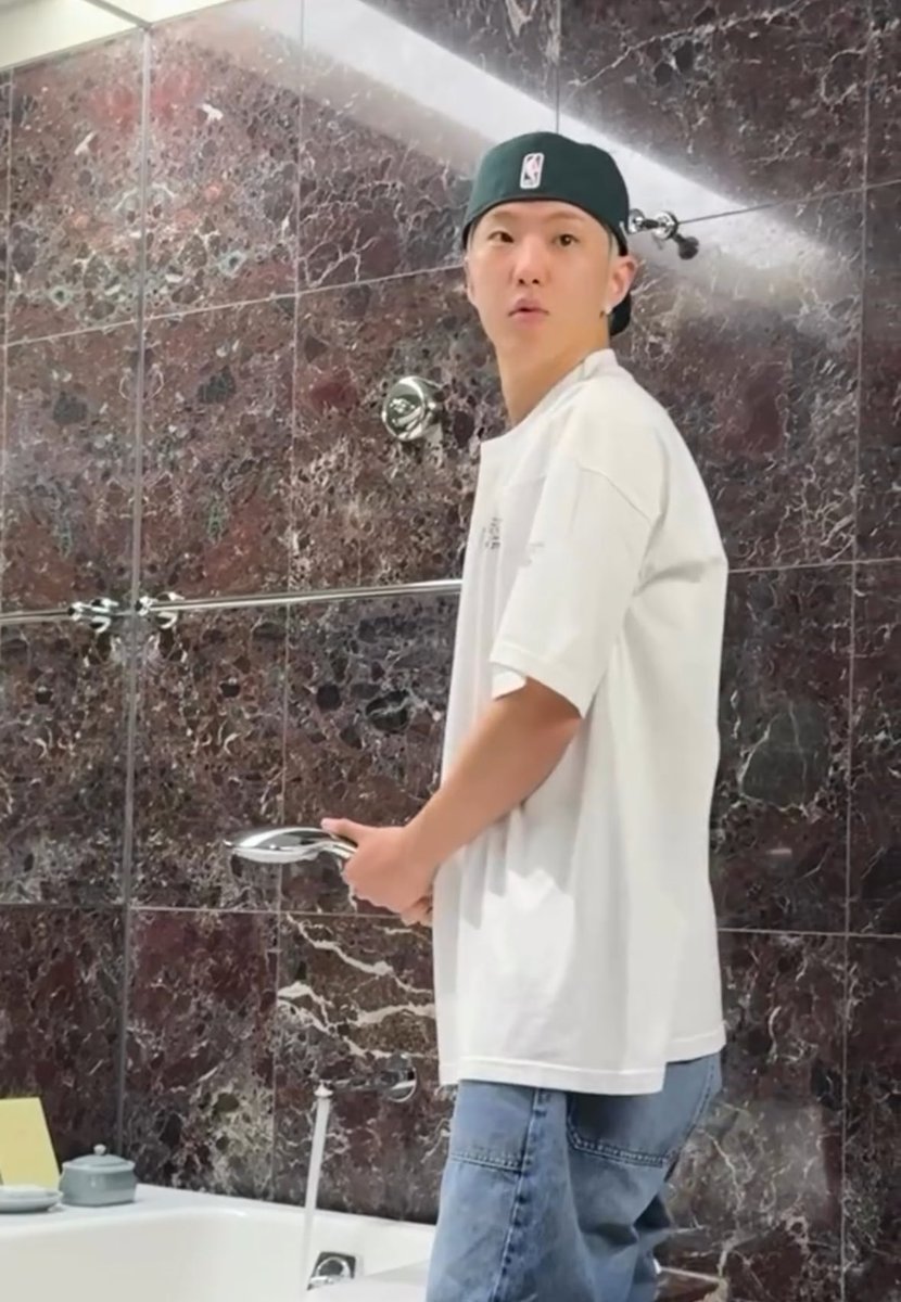 looks like a child that’s caught doing something wrong 😆😆