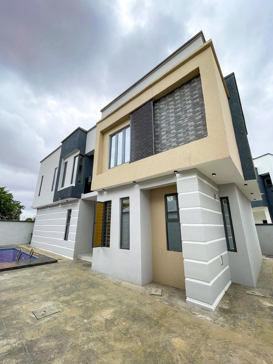 Crayjoe_'s tweet image. Four bedroom detached duplex with Bq
Features include:
Swimming pool
Spacious rooms
Ample car park (4)
Fitted kitchen
All rooms en-suite
Serene environment
📍Omole phase 1
N600M