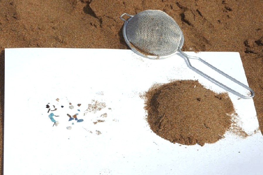 WetTribe's tweet image. Microplastics are widely found in coastal sediments globally, with studies from 209 turtle nesting beaches across 39 countries finding microplastics (1–5 mm) on 45% of the sampled beaches. #WetTribe #TidetotheOcean #FridayFieldUpdate #Microplastics
