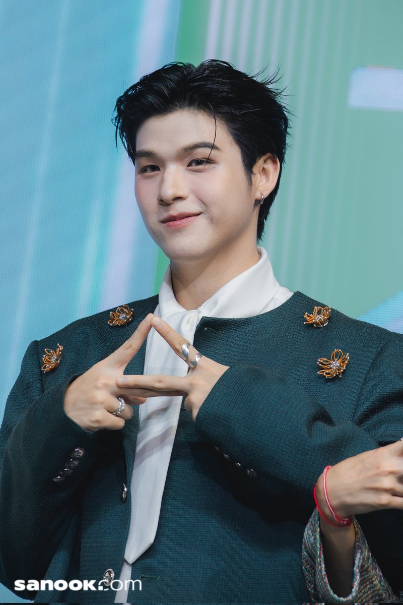 Sanook's tweet image. มัวแต่หาแคปชั่นน่ารักๆ ลืมไปว่าแค่ลงรูปลูกอ้วมปี๊บๆ ก็น่ารักมากแล้ว 😚🩵🤏
#GARNIERTRIACIDXSKYNANI
#SkyNaniFriendsOfGarnier
#skywongravee
#sanook