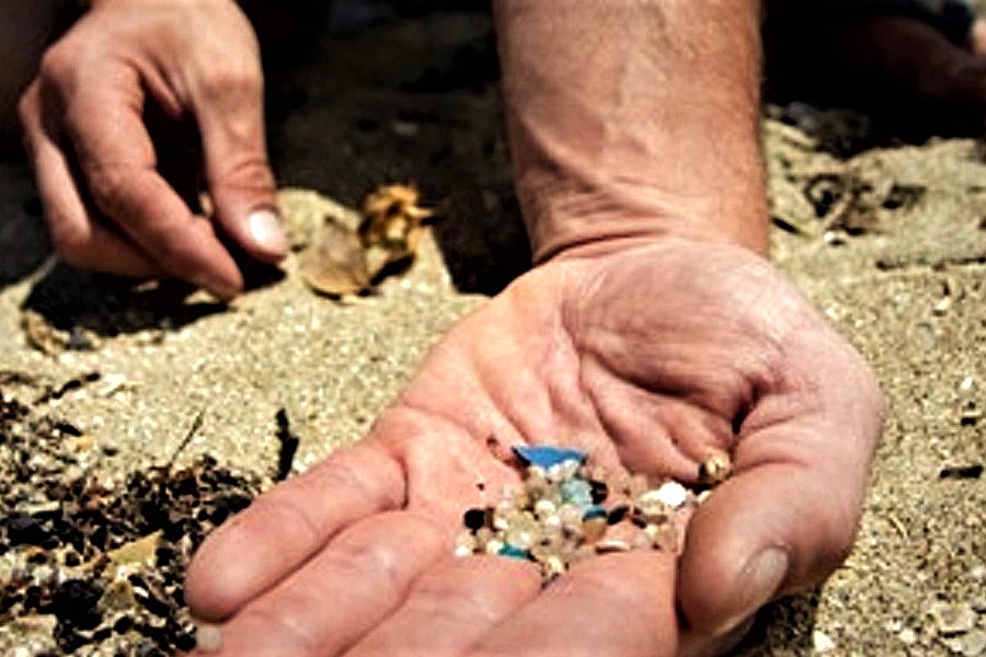 WetTribe's tweet image. Microplastics are widely found in coastal sediments globally, with studies from 209 turtle nesting beaches across 39 countries finding microplastics (1–5 mm) on 45% of the sampled beaches. #WetTribe #TidetotheOcean #FridayFieldUpdate #Microplastics