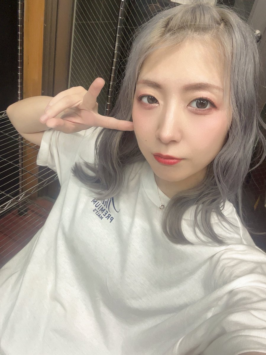 erk_gxrx9's tweet image. 太田家渋谷REXありがとう!バンブービレッジたのしかった!!今日はたけちゃんセトリだったんだけどto the Future入れてもらえてうれしかったです!
みんなを笑顔にできるたけちゃんの生きてるドラムが大好きだ!ハッピーバースデー🥁🎉
明日は横浜ReNY!
#太田家