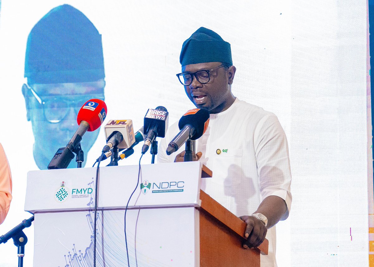 ayowisdom_'s tweet image. Today marks a significant milestone in our journey to secure the future of Nigeria’s youth in the digital space.
I was honoured to officially launch the Youth Data Protection Awareness and Training (YDPAT) program at the Shehu Musa Yar’Adua Centre in Abuja. This initiative is…