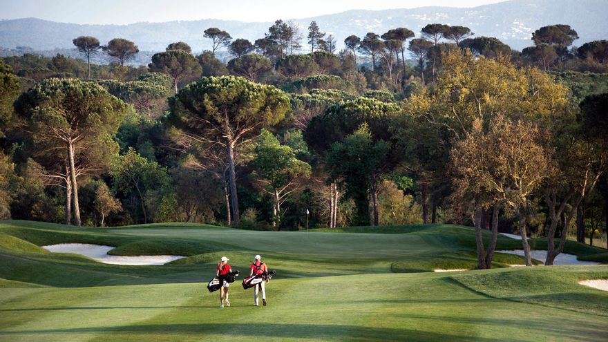 Apuntem-nos-ho: la Generalitat diu que "només" posarà 30 milions d'euros per pagar la Ryder Cup de golf de 2031 de Caldes de Malavella.

Comença el rentat de cara d'un altre macroesdeveniment esportiu als mitjans. Estigueu atents a l'engany.

Ho van fer amb Copa Amèrica de vela.