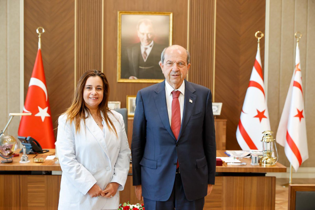 KKTCCB's tweet image. Cumhurbaşkanı @ErsinrTatar , Brüksel Temsilciliği görevine atanan Gizem Alpman'ı kabul etti
kktcb.org/tr/cumhurbaska…