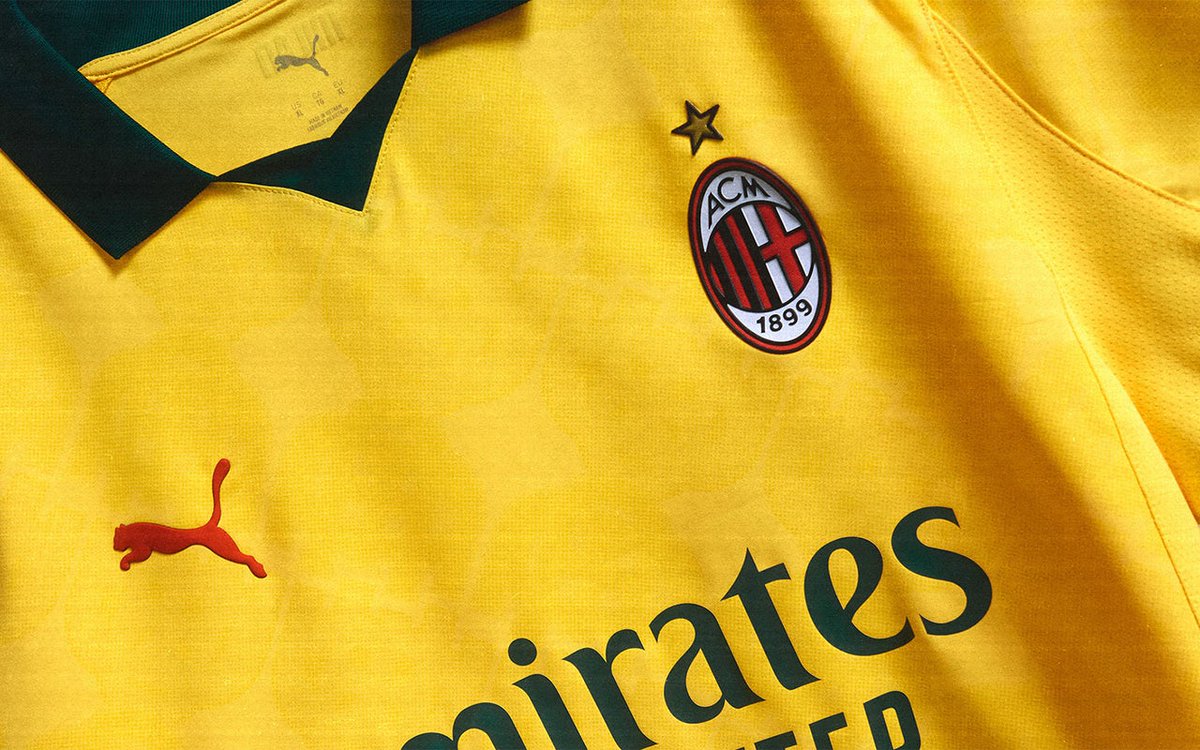 lbertozzi's tweet image. Amarelinha! Que tal a terceira do Milan?