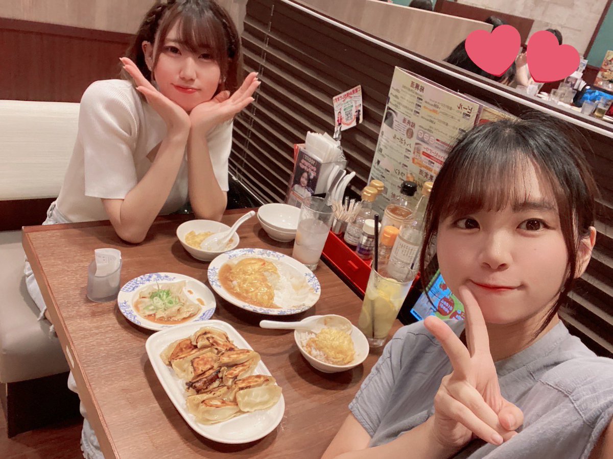 ついに！！次回配信日決定〜〜〜〜！！！
7/29(火)22:00~です❀.(*´▽`*)❀.
夏と言えば！ホラーでしょ〜〜👻(年中言ってる)
今回は特別回‼️怖い話大会するよーっ🥶🥶🥶
皆もとっておきの恐怖エピソード持ってたらDMか当日コメントでおしえてね！！
お楽しみに〜✨️