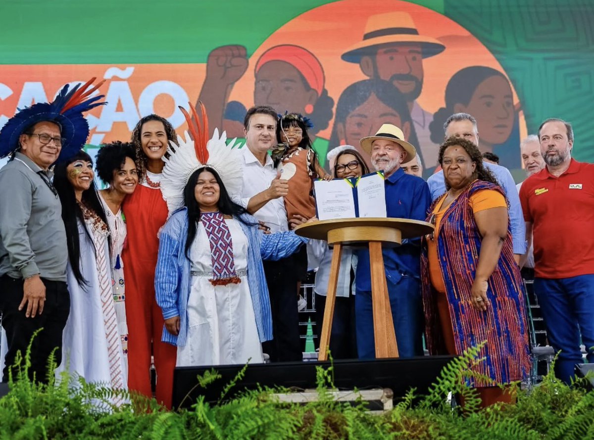Henriy123's tweet image. Boa Sexta-feira.
Foto: Lula entrega 249 novas escolas para os povos indígenas, Quilombolas e povos do campo.