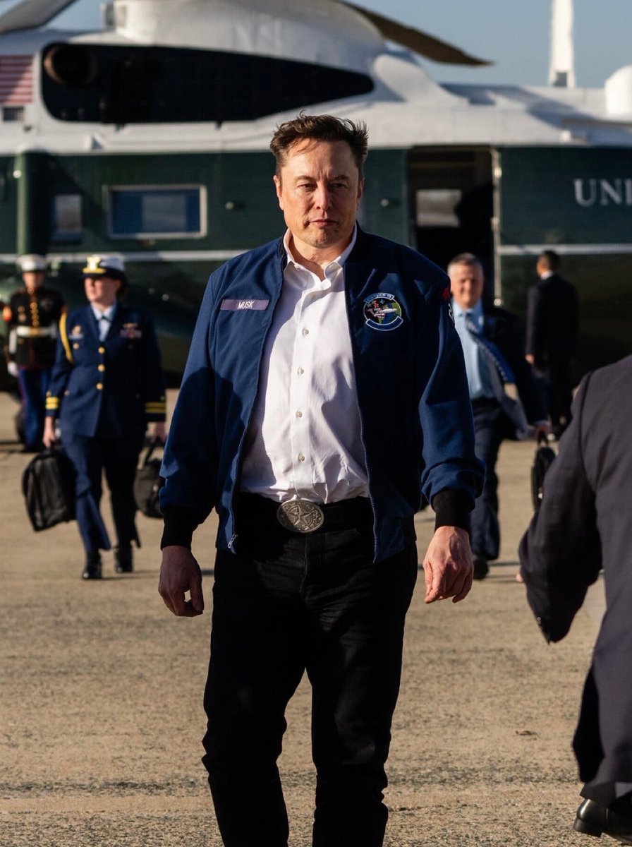 yabaleftonline's tweet image. Elon Musk, 2 others lose $19.8 billion in 1 day.