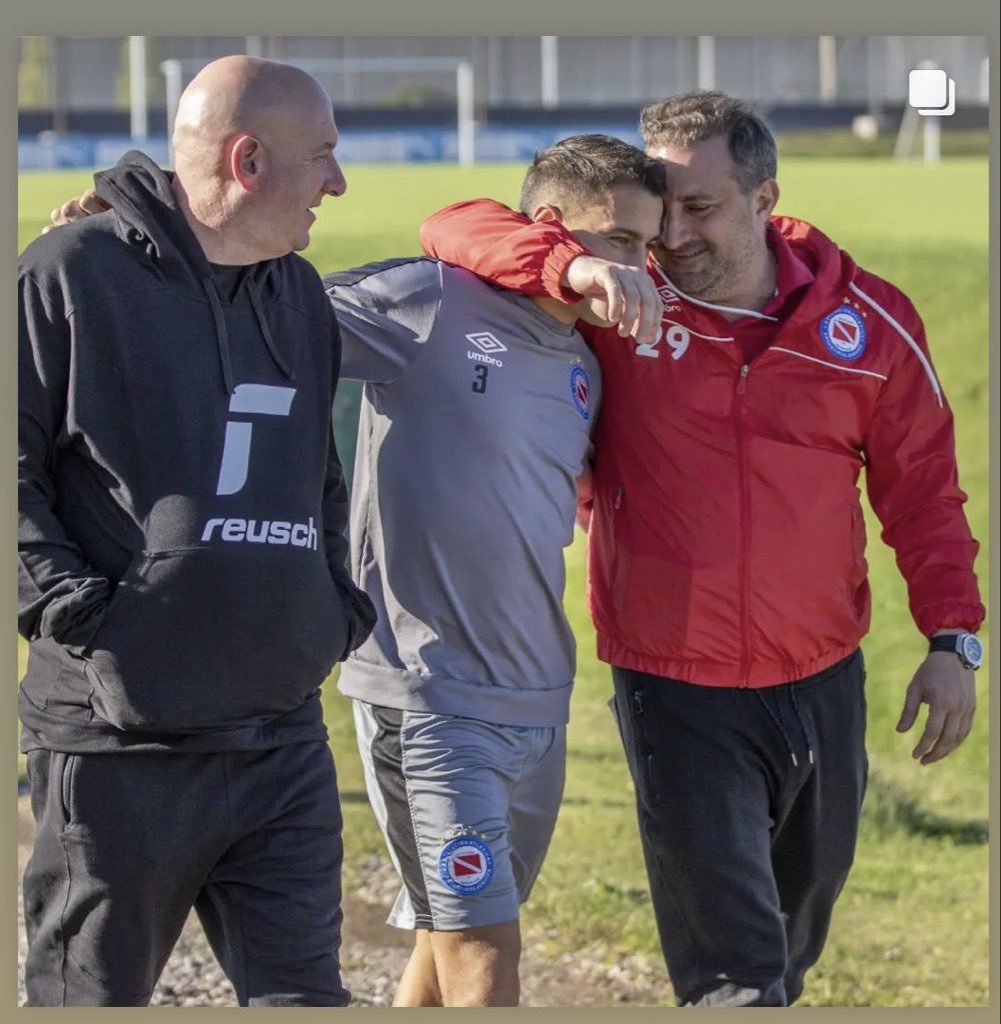 MalaspinaC's tweet image. #AAAJ- Un día de muchísima alegría; hoy vuelve Cheche; increíble lo que logró. Cuando se trabaja en equipo suceden cosas mágicas. Sos el orgullo del club; ejemplo de coraje y no bajar los brazos nunca. A disfrutarlo mucho; personalmente y con tu familia. Te queremos mucho.