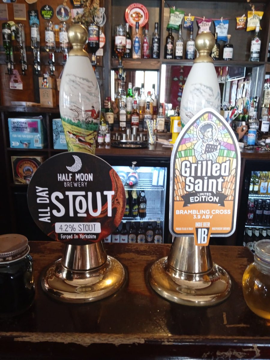 HullCAMRA's tweet photo. Great selection as always at @StationInnHull from @marblebrewers @HalfMoonBrewer @OldMillBrewery @SalopianBrewery   😀🍻 (many thanks to JC for the photos) 👍 https://t.co/8kesi3enit
