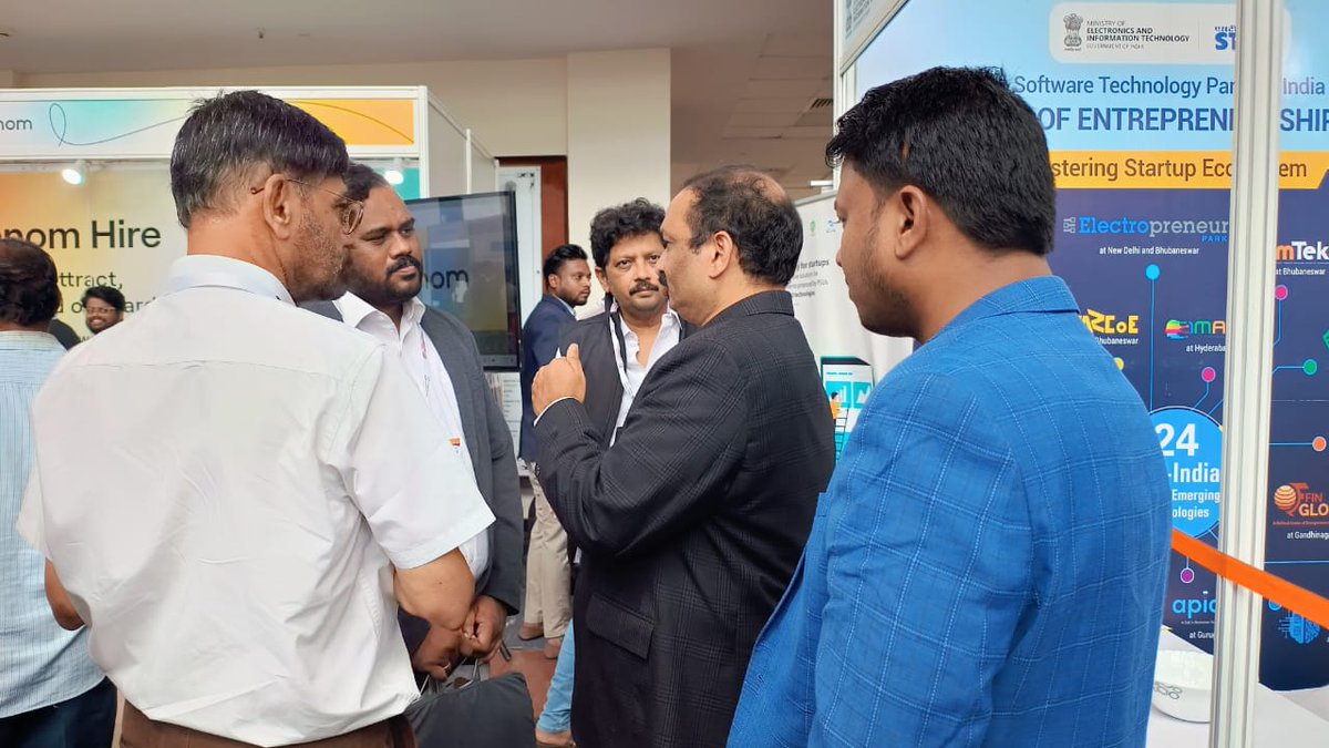 STPI_KALPATARU's tweet photo. Passionate #Startups, Visionary #entrepreneurs, Students & IT fraternity visited the GoI_MeitY #STPIINDIA Stall at #FusionAISummit2025, Visakhapatnam.
@arvindtw @guptaa_sanjay @KavithaC8 @stpiindia #STPINEXT @stpinext https://t.co/PVi8fsW0Nv