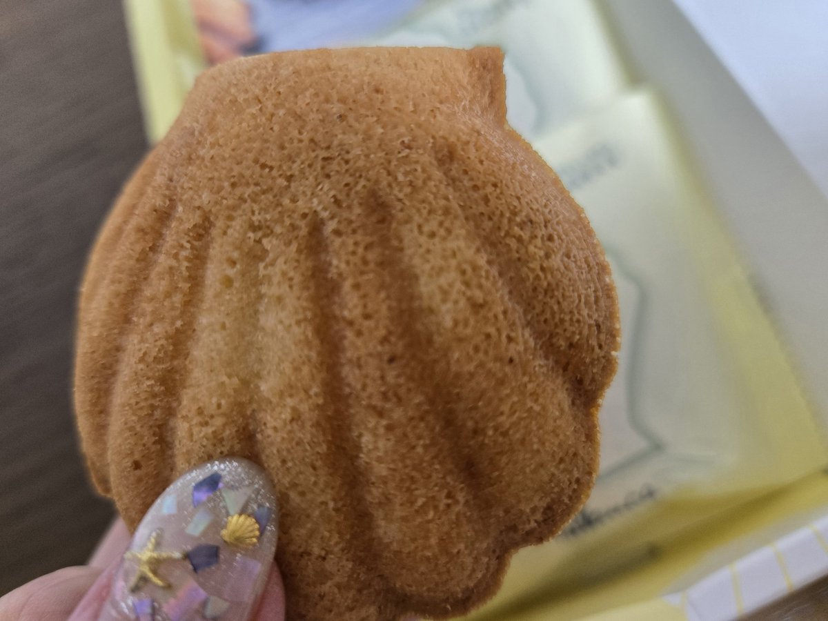 Rii18071118's tweet image. 三重県に住む方から頂きました～✨
久しぶりに食べたけど美味しい😊
ネイルのシェルとお揃い😆🐚