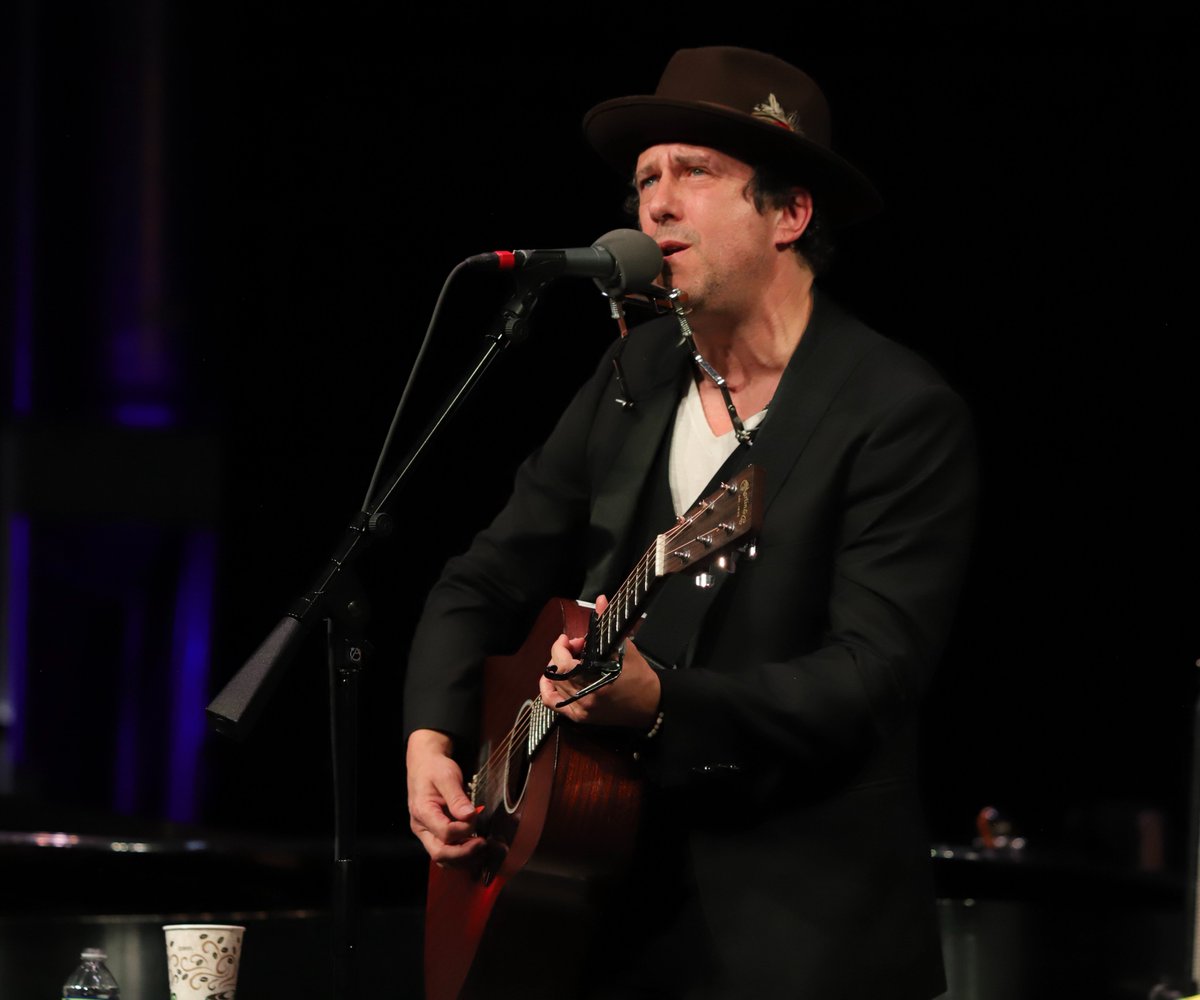MountainStage's tweet image. This week's encore broadcast features live performances by Dave Alvin & Jimmie Dale Gilmore with The Guilty Ones, Will Hoge, Alex Cuba, Malinda, and Sarah Siskind.
🎙tune in to your local affiliate station or find it on the #MountainStage Podcast bit.ly/4kUmor2