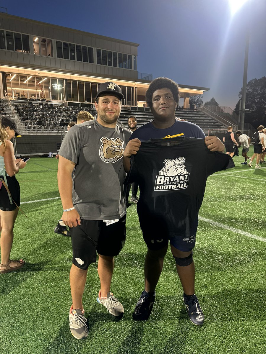 Thanks to <a href="/CoachFresilli/">Montaner Fresilli</a> &amp; <a href="/CMerrittMT/">Chris Merritt</a> for having me at the <a href="/BryantUFootball/">Bryant Football</a>  camp yesterday I had a great time!!🐶⛓️