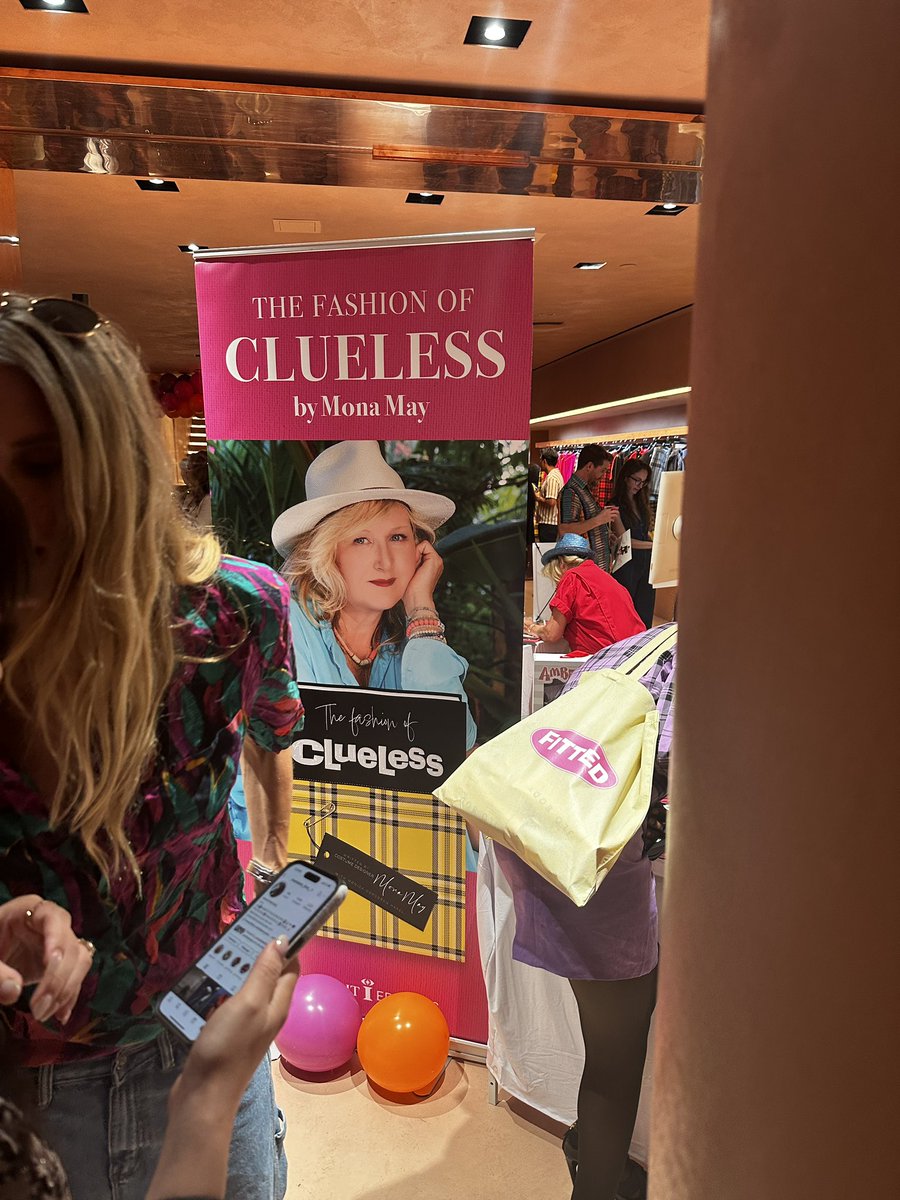 hunterorrell's tweet image. Incredible event put on by @fittedcloset who worked with Clueless to bring the movie wardrobe to life. Bullish on web2 businesses with a web3 rewards/loyalty flywheel.