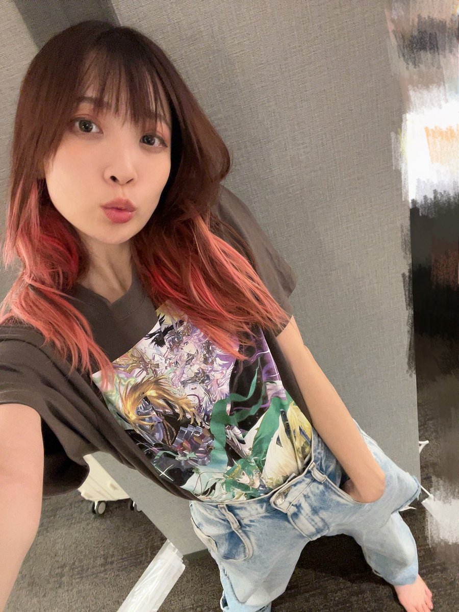 mayn_tw's tweet image. えー!このチャコールTシャツもかわいー!!🩶🩶
現地リハでした!通しリハ!
ぬをー!!ひろいー!!うれしー!!
明日楽しみすぎ!!
#ギャラクシーライブ