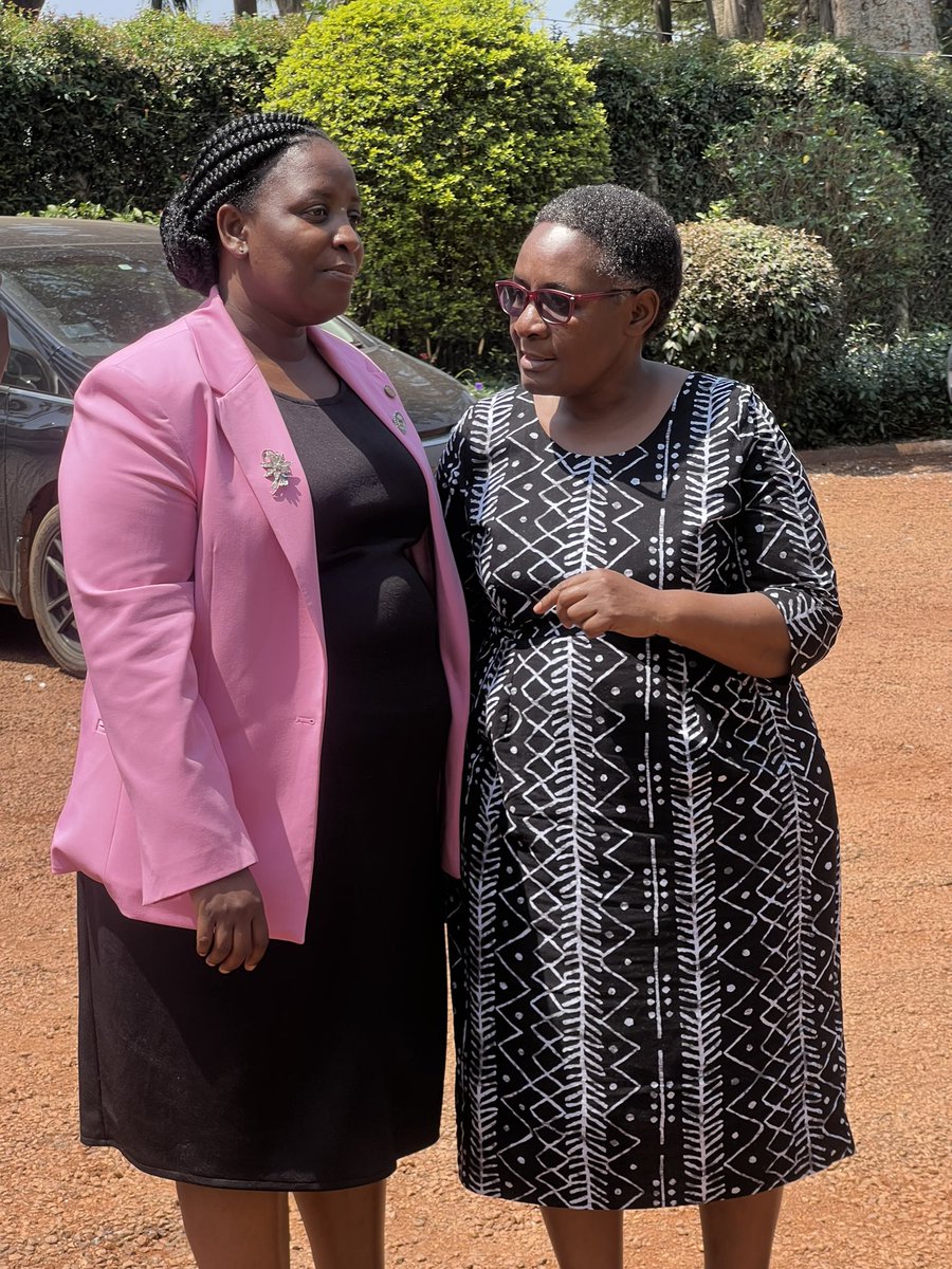 EricTK2018's tweet image. Leadership is a candle we light from every corner we are - Prof. @nkabalah representing Prof. Winston Ireeta Tumps, the Co-Chair of the @emergingleader_ and DVC F&amp;amp;A @Makerere as she closes the retreat for the facilitators. 

#EmergingLeadersProgram @JanetMuseveni