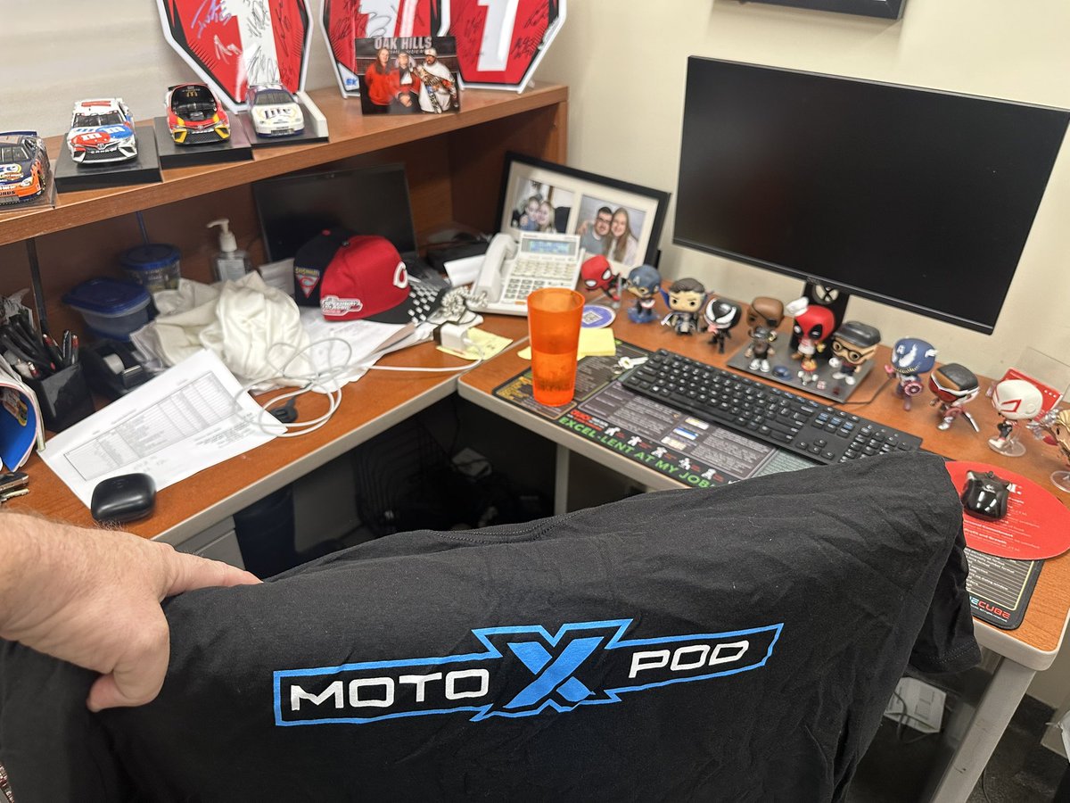 SugarShane79's tweet image. Moto fans support our media members we like. Grabbed the @MOTOXP0D shirt. @pulpmx are you supporting our good buddy @Darksidemx3 ?