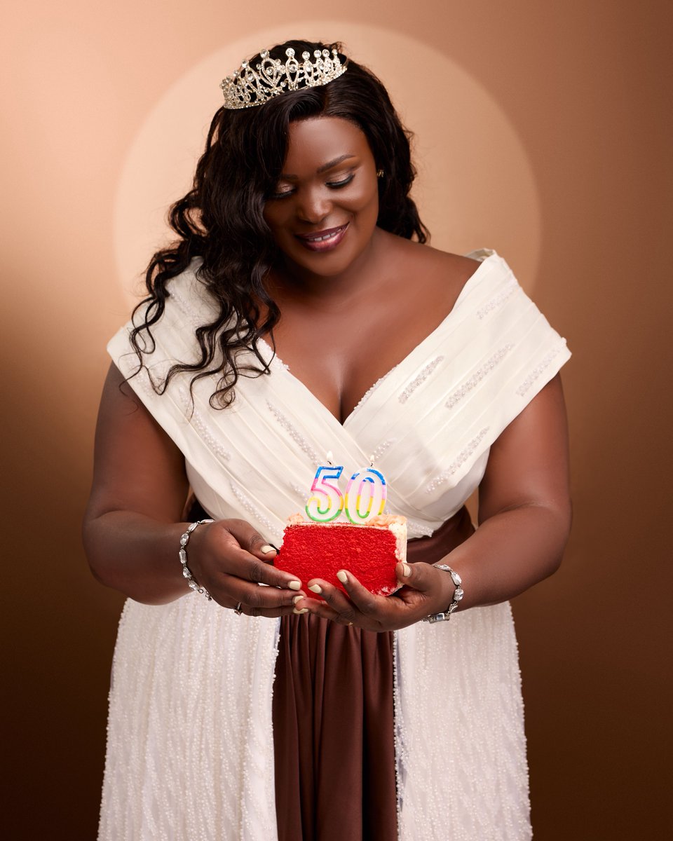 AGAMOSH1's tweet image. We celebrate and keep celebrations real n simple with you.
Happy earth strong majorine mukyala chairman nyanzi