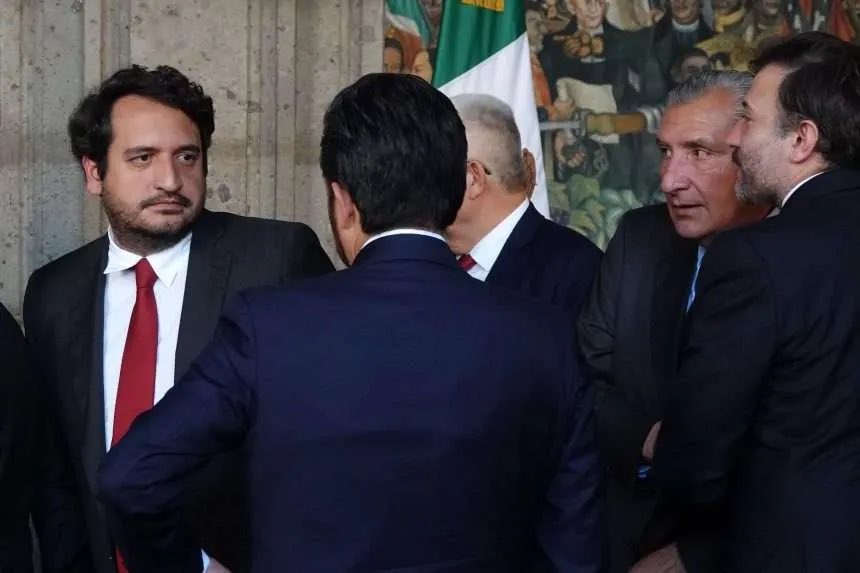 enriquemunozFM's tweet image. PRONTO PASÓ LA MODA CONTRA ESPAÑA; HOY LO CHIC ES IR A MADRID A TODO LUJO. 
Mi columna MISCELÁNEA POLÍTICA en el diario EL INDEPENDIENTE 

elindependiente.mx/palacio-nacion…