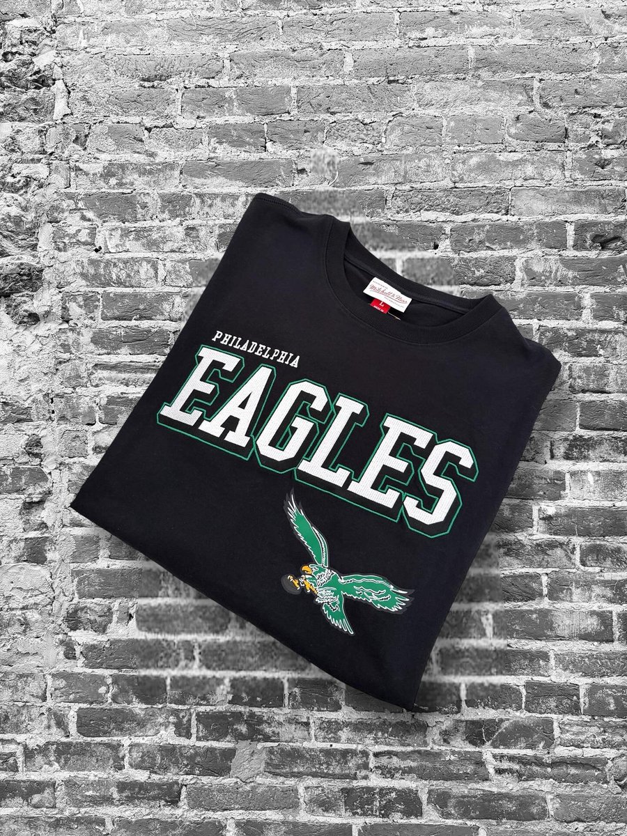 MNFlagshipStore's tweet image. Fly Eagles Fly Friday! 🦅 Featuring our new @Eagles Tie Breaker Lightweight Anorak Jacket and Training Camp Long Sleeve Tee! 🏆
Now in store!