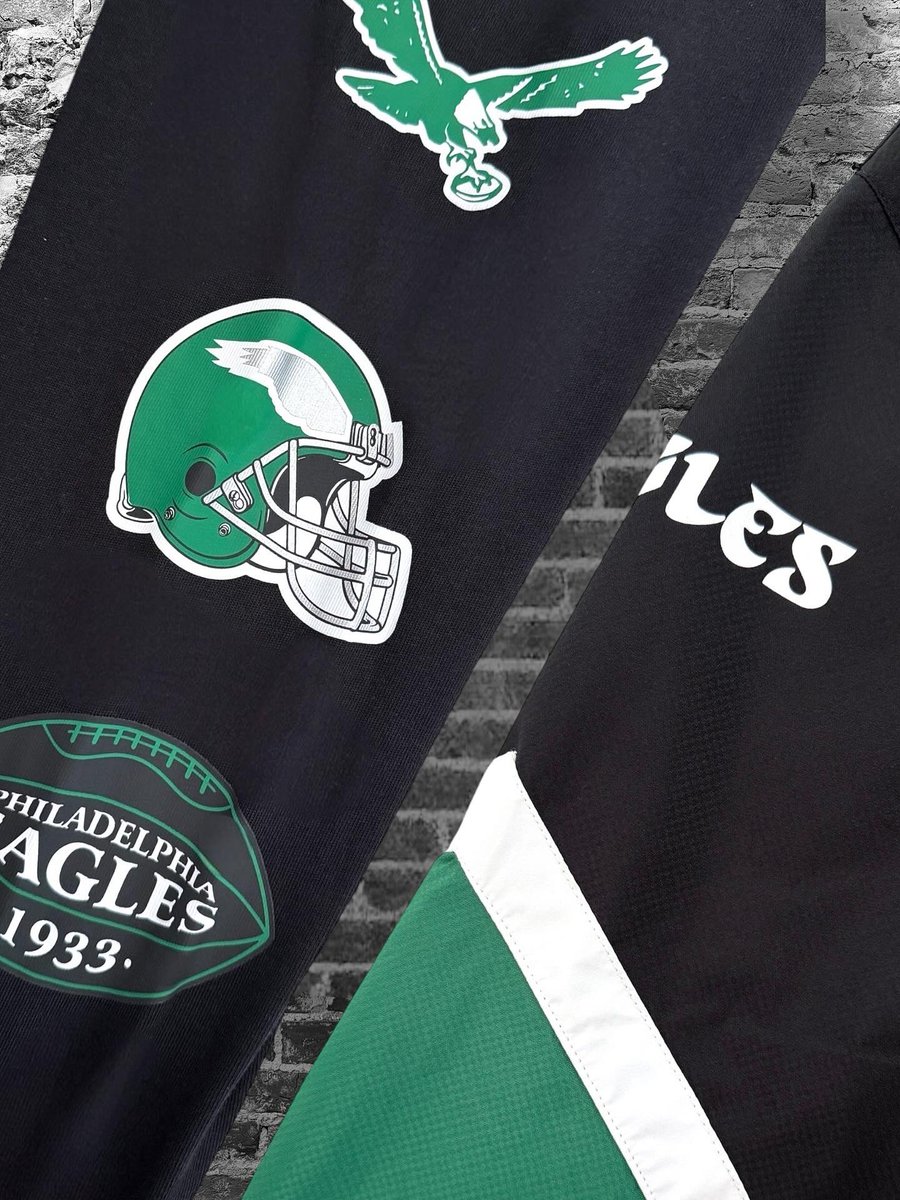 MNFlagshipStore's tweet image. Fly Eagles Fly Friday! 🦅 Featuring our new @Eagles Tie Breaker Lightweight Anorak Jacket and Training Camp Long Sleeve Tee! 🏆
Now in store!