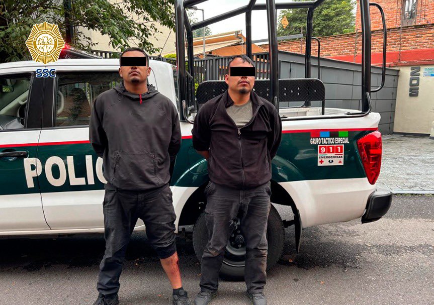 PabloVazC's tweet image. La oportuna atención a una denuncia ciudadana realizada a través del número telefónico del cuadrante, permitió que mis compañeros de la #PBI de @SSC_CDMX, pertenecientes a un operativo especial en la zona, detuvieran a dos hombres que ingresaron a una casa en la colonia Bosques…