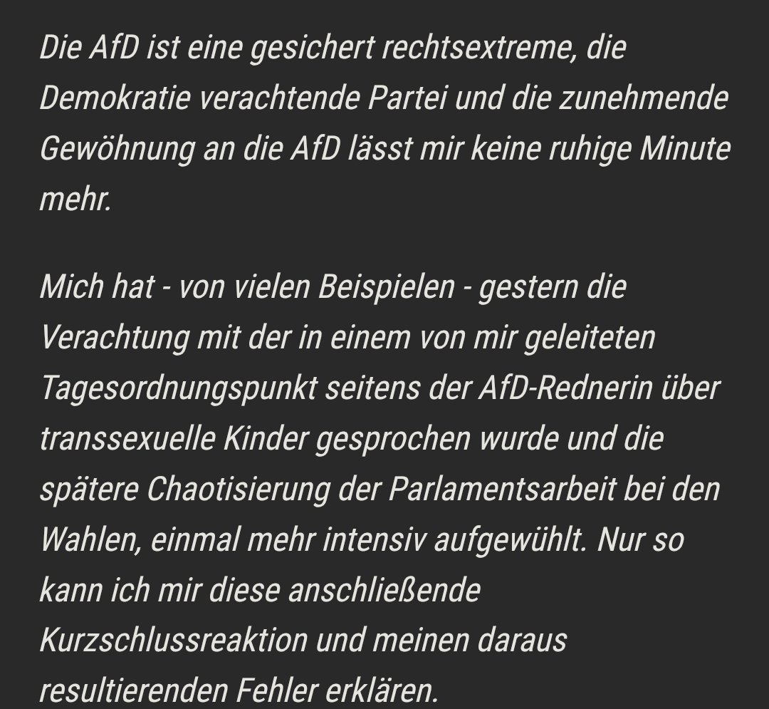 x_hagbard_x's tweet image. Hier die Rücktrittserklärung von Daniel Born, SPD, nach seiner Hakenkreuz Aktion im Landtag.
Und wer ist mal wieder an allem schuld? Jeeeeenau, die AfD .... xD