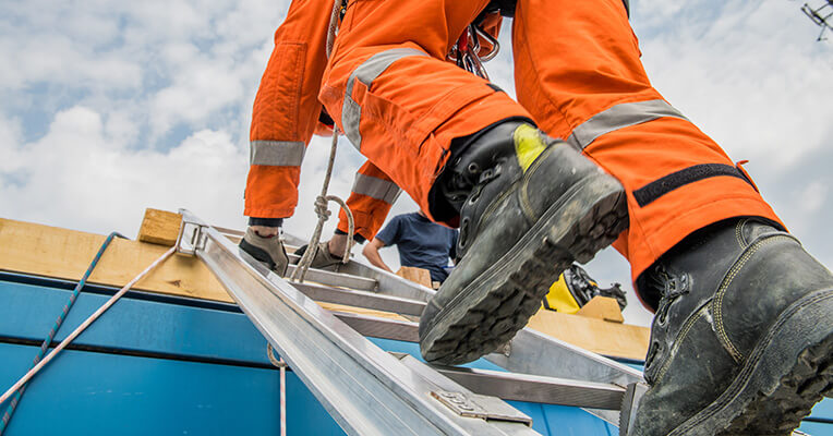 RoofingToday's tweet image. 𝗖𝗮𝗹𝗹 𝗳𝗼𝗿 𝗘𝗺𝗽𝗹𝗼𝘆𝗲𝗿𝘀 𝘁𝗼 𝗕𝗼𝗹𝘀𝘁𝗲𝗿 𝗪𝗼𝗿𝗸 𝗮𝘁 𝗛𝗲𝗶𝗴𝗵𝘁 𝗦𝗮𝗳𝗲𝘁𝘆 𝗠𝗲𝗮𝘀𝘂𝗿𝗲𝘀
🔗 Read more: roofingtoday.co.uk/call-for-emplo… #roofing #workatheight