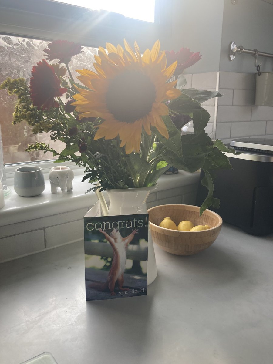 Flowers 💐 gifted from  one of my favourite people #newjob started