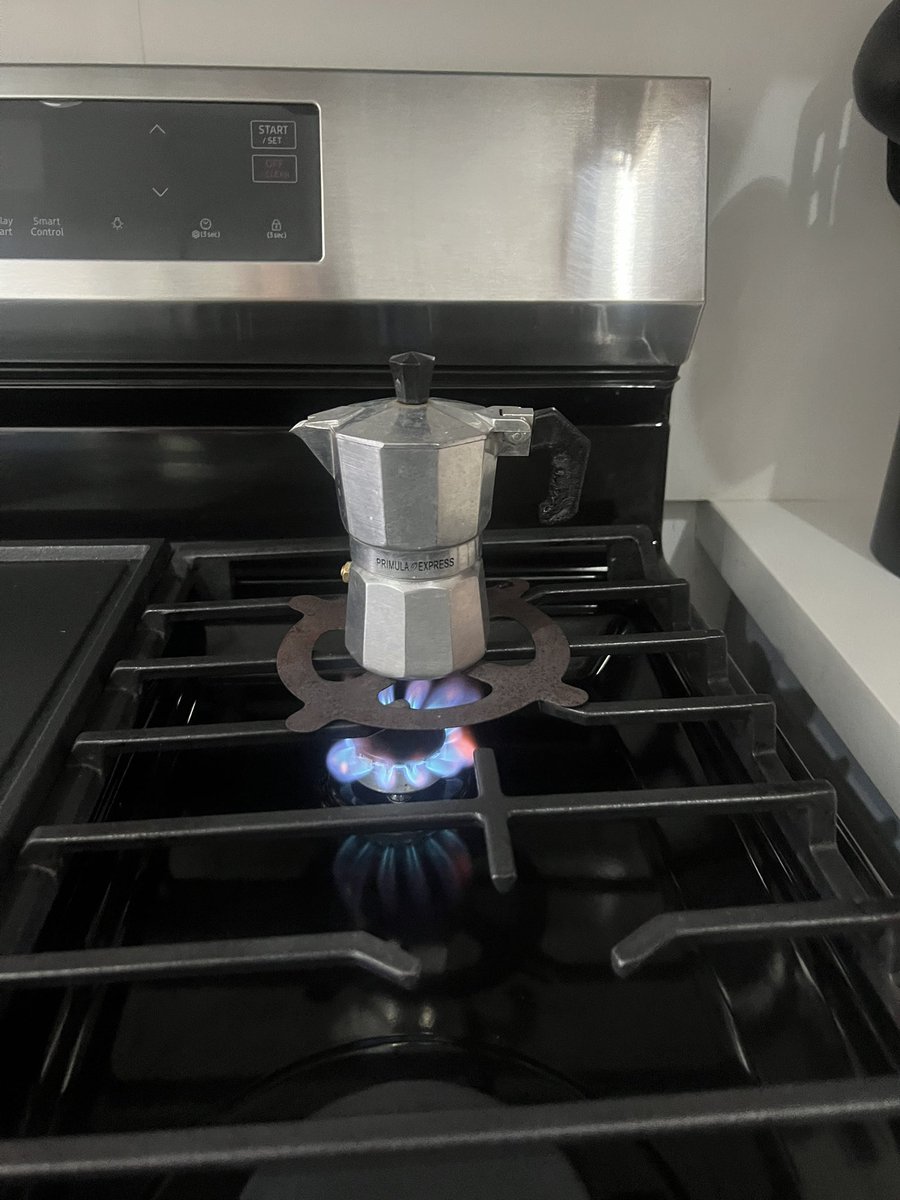 CrazyLuiGaming's tweet image. 🎶 I am, I am, a coffee man 🎶