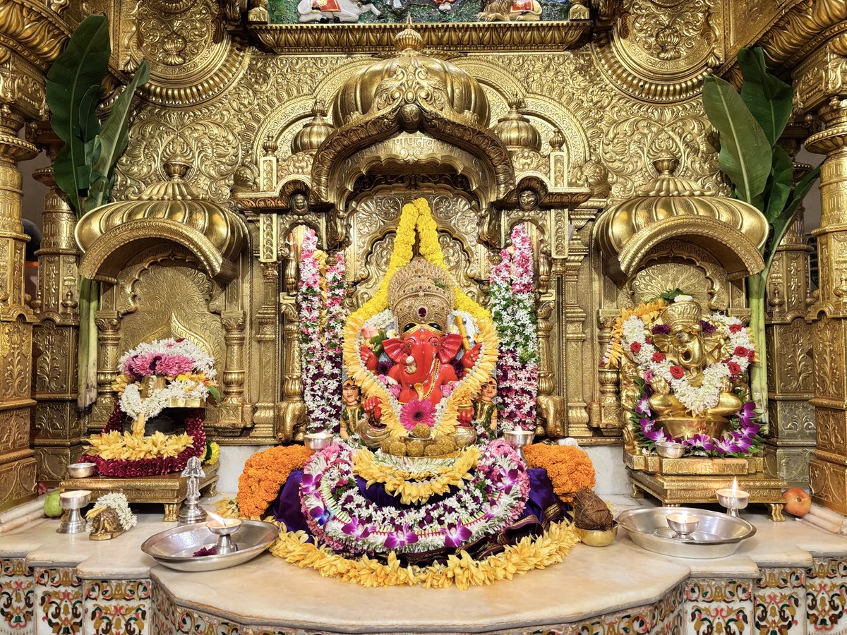 🙏 गणपती  बाप्पा मोरया 🌺मंगलमूर्ती मोरया 🙏२५/०७/२०२५
🙏Ganapati Bappa Moraya 🌺 Mangalmurti Moraya  🙏25/07/2025