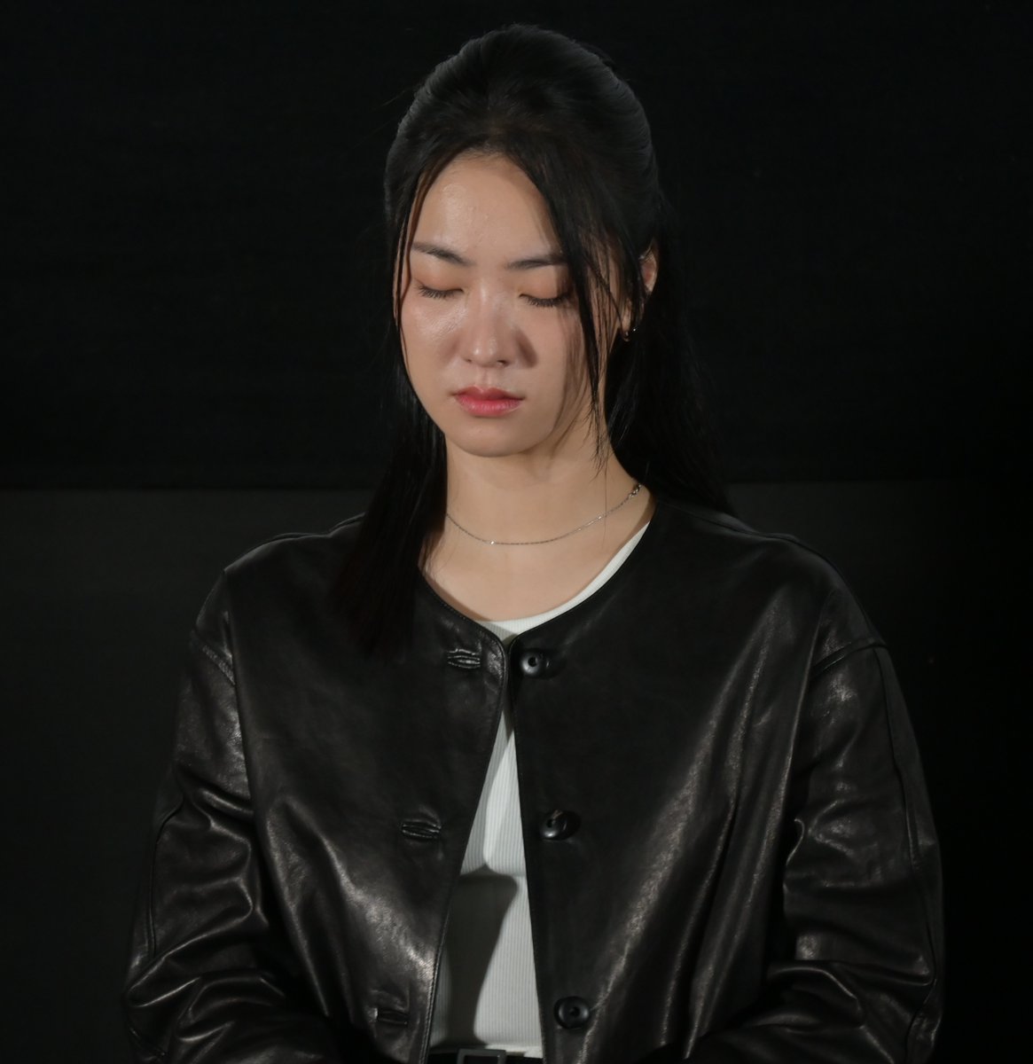 axdv12345's tweet image. 전여빈 231009

영화 거미집 GV 6848

#전여빈 #거미집 #무대인사