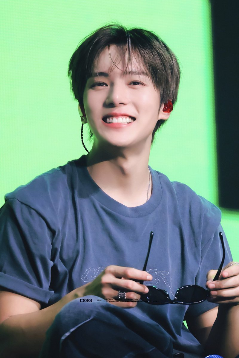 enchantedyoo's tweet image. 🥹……..🫳🏻🫳🏻