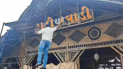 MNS workers remove Gujarati signboards from hotels on Mumbai-Ahmedabad highway
deshgujarat.com/2025/07/25/mns…