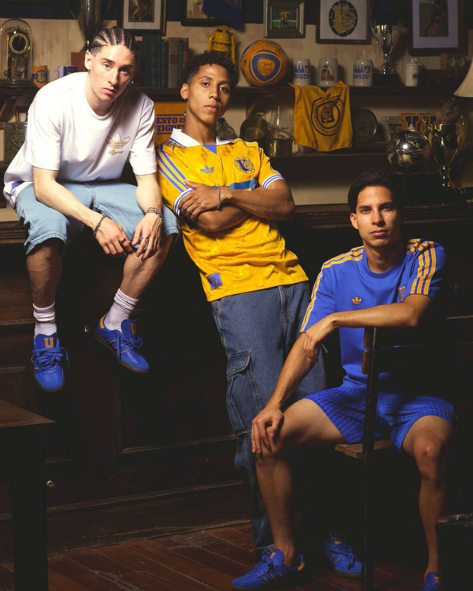 ligamx_fr's tweet image. 🐯 Les Tigres dévoilent leur nouvelle collection Adidas Originals, avec un maillot vintage inspiré de celui de 1995-1996 :
🔥 Sublime