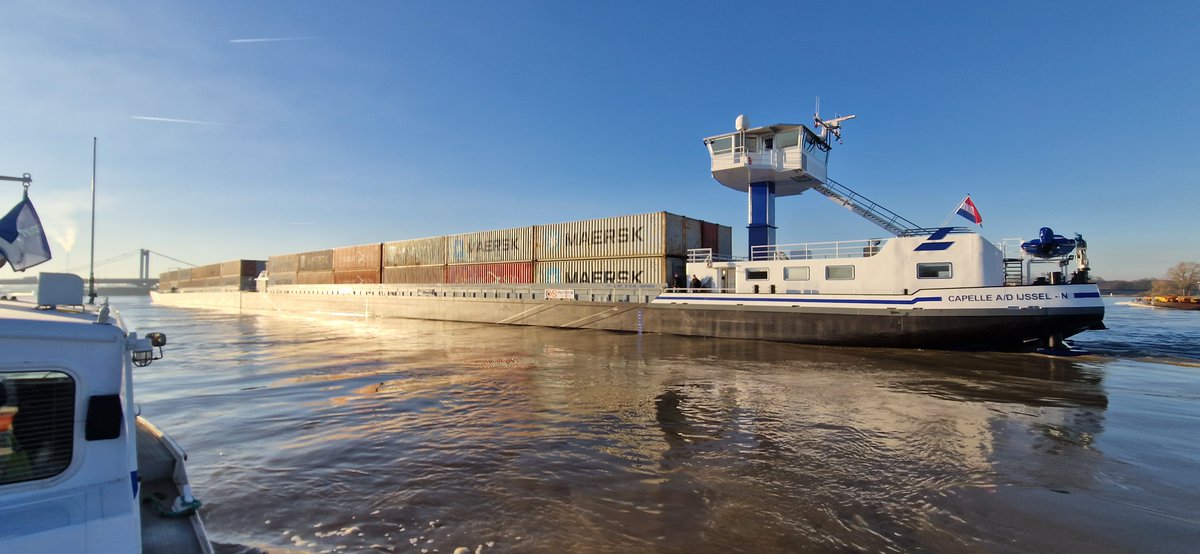 Efficient ✅ Quiet ✅ Comfortable ✅

This 200-metre inland cargo vessel is equipped with a high-tech diesel-electric powertrain, powered by five PACCAR MX-13 engines, improving efficiency by 30%. 🚢

Find out more: daf.co.uk/en-gb/news-and…

#DAF #Trucks #Paccar #Engines