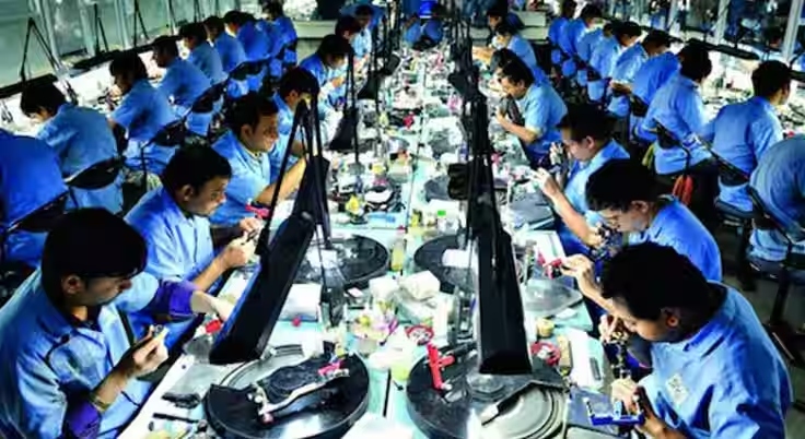 55,000 Surat Diamond Artisans Apply for Educational Assistance for Their Children
deshgujarat.com/2025/07/25/550…