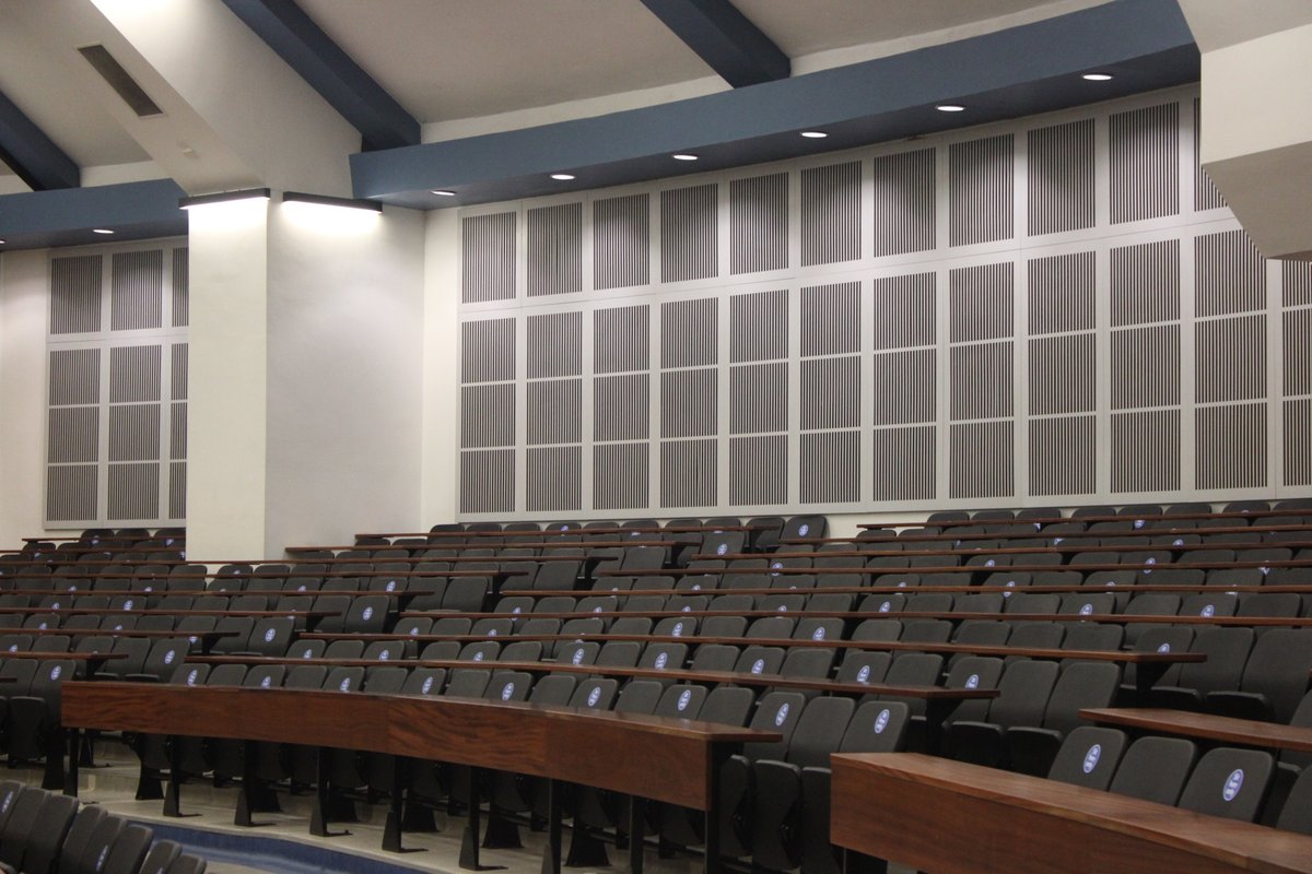 UPTuks's tweet image. 🏛️Fun Fact Friday!

Did you know the AE du Toit Auditorium was designed without windows? Not an oversight – it’s to block out traffic noise in University Road. Named after UP’s first maths prof and former principal, it’s been around since 1957. A quiet classic.…