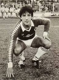 RMUJournal's tweet photo. ⚖️ LA LEY DEL EX – Día 29
👤 Juanjo (Juan José Expósito)
📆 Real Murcia (2000–2003): 101 partidos | 7 goles
🔄 Luego en Sevilla, Málaga y otras ligas
🧠 Defensa polivalente y sólido, clave en la defensa grana y con espíritu incansable.
#LaLeyDelEx #RealMurcia #Juanjo https://t.co/PZxGirc0Qz