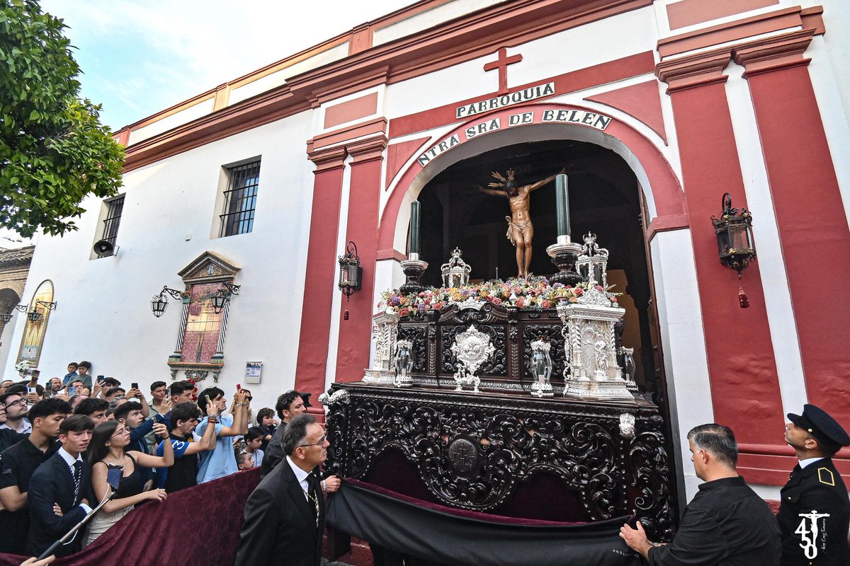 traslospasos_'s tweet photo. ¡Última Hora! La querida @hdadtomares anuncia el acuerdo alcanzado con la @AMRedencion para que ponga sus sones el próximo Jueves Santo de 2026.
¡Enhorabuenas a ambas partes!
📸: @estebanjimeenez y @FFortunez
📲 #AlCompasDeSevilla #TDSCofrade #Tomares #SSantaSevilla26 https://t.co/MIT7SfDfNj