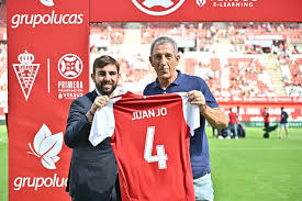 RMUJournal's tweet photo. ⚖️ LA LEY DEL EX – Día 29
👤 Juanjo (Juan José Expósito)
📆 Real Murcia (2000–2003): 101 partidos | 7 goles
🔄 Luego en Sevilla, Málaga y otras ligas
🧠 Defensa polivalente y sólido, clave en la defensa grana y con espíritu incansable.
#LaLeyDelEx #RealMurcia #Juanjo https://t.co/PZxGirc0Qz