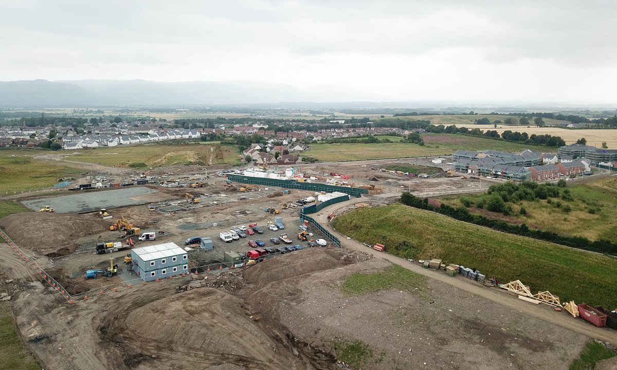 StirlingCouncil's tweet image. 😃 Project partners have celebrated breaking ground on the new Corbiewood Primary School that is being built to serve the emerging South Stirling Gateway housing development.
The state-of-the-art seven-classroom facility is being constructed at the heart of the development site…