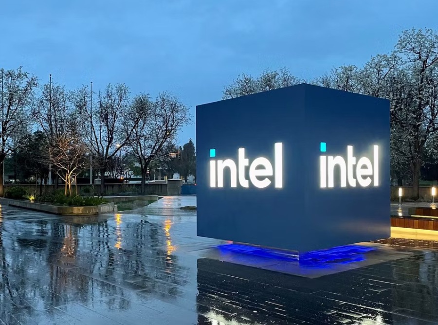 eetimes's tweet image. Intel facing another crossroads: 18 A or 14A process node eetimes.com/intel-facing-a…